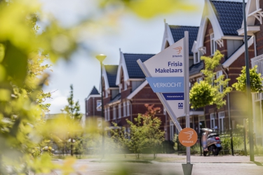 Historisch laag aanbod stuwt verkoopprijs woning in Nederland met bijna 15% op